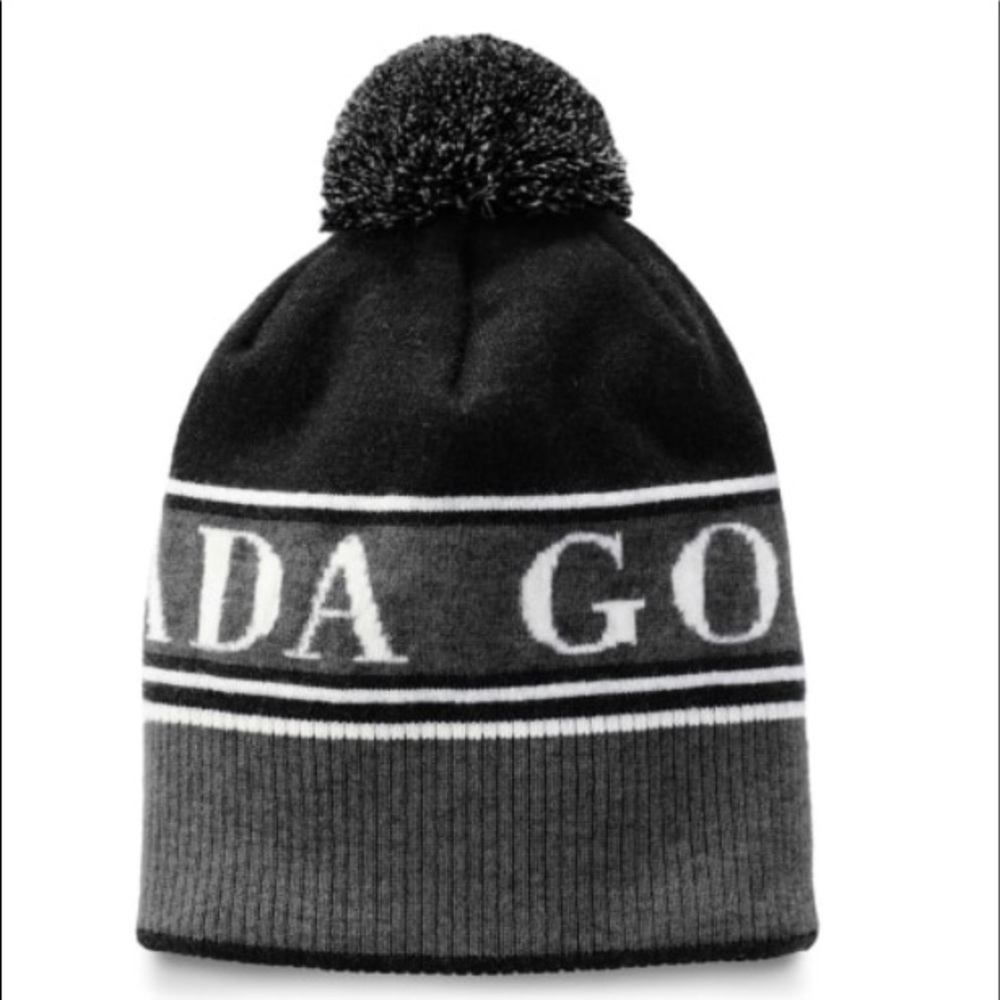 Authentic Canada Goose Women’s POM TOQU Beanie